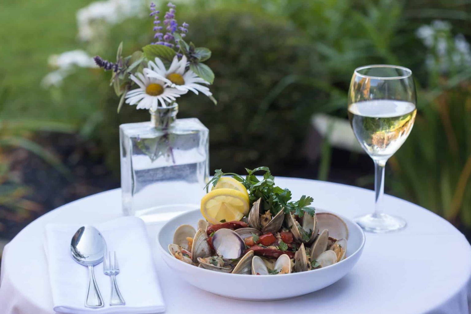 The 5 Best Waterfront Restaurants on Cape Cod